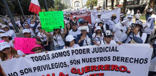 Los trabajadores del Poder Judicial federal buscan frenar la extinción de 13 de 14 fideicomisos judiciales que representan aproximadamente 15,000 millones de pesos, bajo el argumento de que se afectarán sus ingresos y derechos laborales. Foto: Eric Lugo.