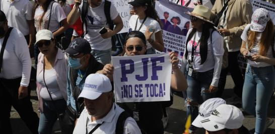 Los trabajadores del Poder Judicial federal buscan frenar la extinción de 13 de 14 fideicomisos judiciales que representan aproximadamente 15,000 millones de pesos, bajo el argumento de que se afectarán sus ingresos y derechos laborales. Foto: Eric Lugo.