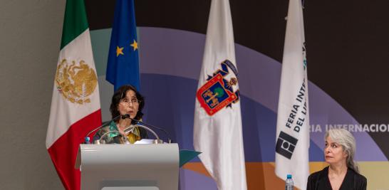 Coral Bracho durante su participación en la Feria Internacional del Libro de Guadalajara. Foto EE: Cortesía.