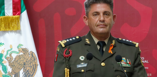 El general Gustavo Vallejo, comandante del Cuerpo de Ingenieros Felipe Ángeles, dio los detalles técnicos del nuevo aeropuerto. Foto EE: Cortesía Presidencia de México