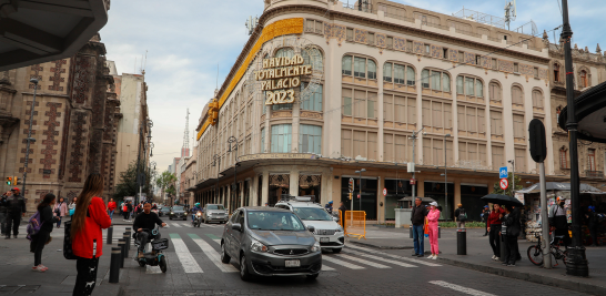 Los dos carriles que se mantendrán como vialidad compartida comprenden un área de 6,352 metros cuadrados, donde se permitirá el tránsito a vehículos motorizados que brinden diversos servicios con previa autorización de acceso por parte de las autoridades. Foto EE: Hugo Salzar