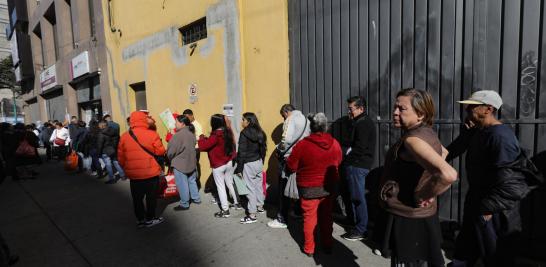 Filas en el módulo del INE de Fray Servando: Foto EE: Eric Lugo.