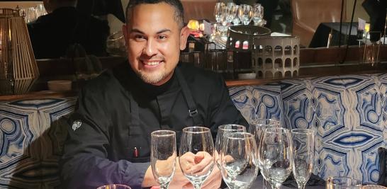 El cocinero invitado a desarrollar la Cena Erótica, Hugo Sandoval, chef ejecutivo de Casa Madero.