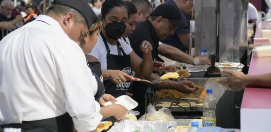 El récord Guinnes se obtuvo al servir 8,450 tacos en una hora