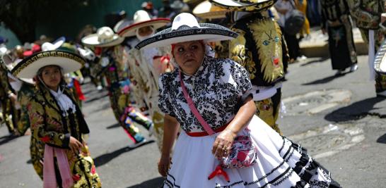 Comparsa Faisanes en la colonia Santa Martha Acatitla, Iztapalapa. Foto EE: Eric Lugo