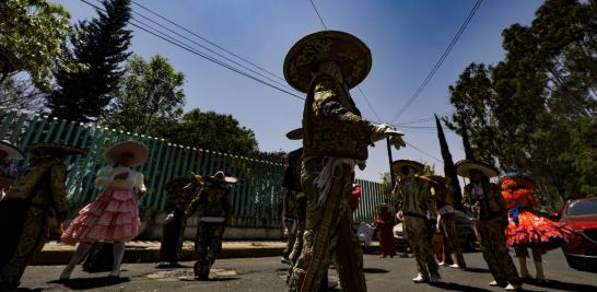 Comparsa Faisanes en la colonia Santa Martha Acatitla, Iztapalapa. Foto EE: Eric Lugo