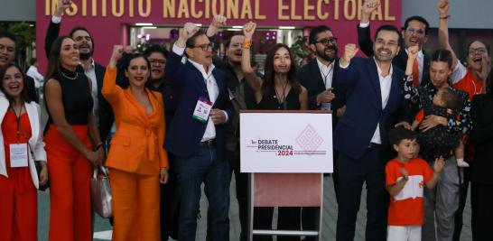 Jorge Álvarez Máynez, candidato de MC, a su llegada al INE. Foto EE: Eric Lugo