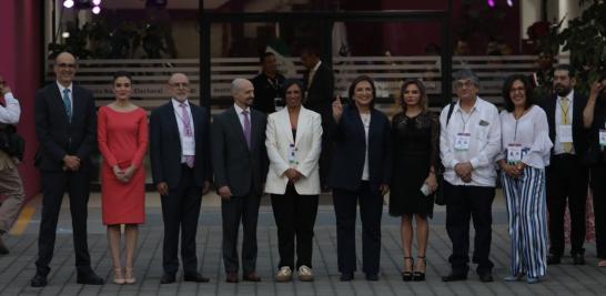 Xóchitl Gálvez, candidata de la coalición "Fuerza y Corazón por México", a su llegada al INE. Foto EE: Eric Lugo