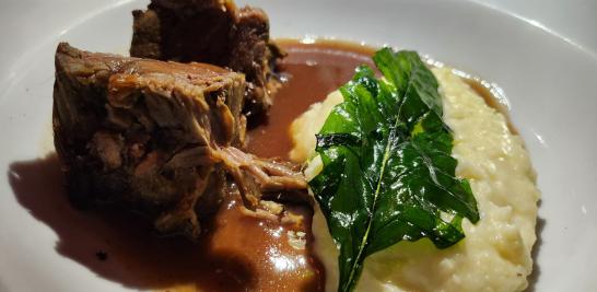 Cena inaugural del CMB: Short rib 12 horas con puré de papa artesanal y espinaca frita