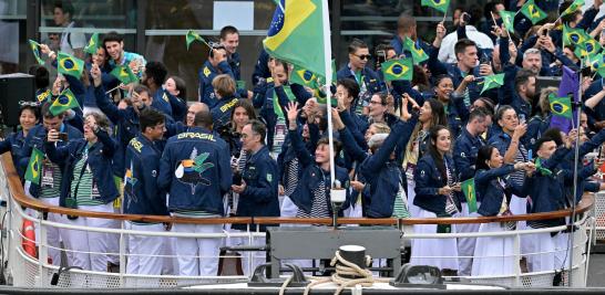 La delegación de Brasil hace su entrada. Foto: AFP