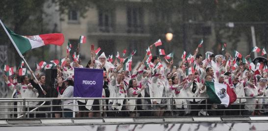 Atletas mexicanos en la inauguración de los Juegos Olímpicos de París 2024. Foto: Reuters