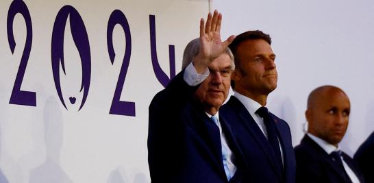 El presidente de Francia, Emmanuel Macron, y el presidente del Comité Olímpico Internacional (COI), Thomas Bach. Foto: Reuters