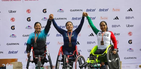 Jenni Hernández, Ivonne Reyes Gómez y Leticia Sánchez Morales. Foto EE: Eric Lugo