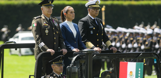 Salutación a Claudia Sheinbaum de parte de las Fuerzas Armadas y de la Guardia Nacional.