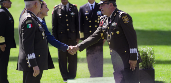 Salutación a Claudia Sheinbaum de parte de las Fuerzas Armadas y de la Guardia Nacional.