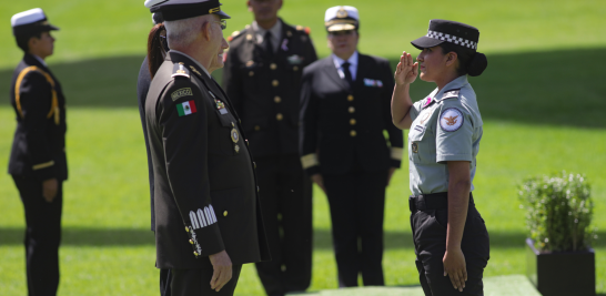 Salutación a Claudia Sheinbaum de parte de las Fuerzas Armadas y de la Guardia Nacional.