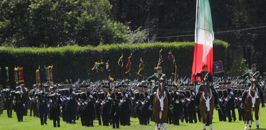 Salutación a Claudia Sheinbaum de parte de las Fuerzas Armadas y de la Guardia Nacional.