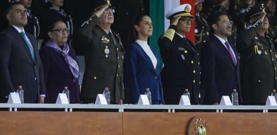 Salutación a Claudia Sheinbaum de parte de las Fuerzas Armadas y de la Guardia Nacional.