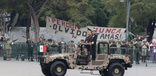 Desfile conmemorativo de la Revolución Mexicana por el 114 aniversario, encabezado por la presidenta de México, Claudia Sheinbaum.