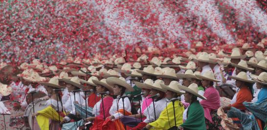 Desfile conmemorativo de la Revolución Mexicana por el 114 aniversario, encabezado por la presidenta de México, Claudia Sheinbaum.