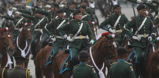 Desfile conmemorativo de la Revolución Mexicana por el 114 aniversario, encabezado por la presidenta de México, Claudia Sheinbaum.