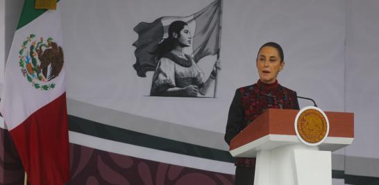 Desfile conmemorativo de la Revolución Mexicana por el 114 aniversario, encabezado por la presidenta de México, Claudia Sheinbaum.