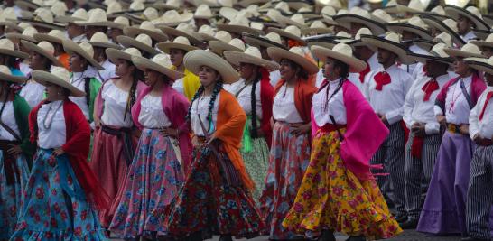 Desfile conmemorativo de la Revolución Mexicana por el 114 aniversario, encabezado por la presidenta de México, Claudia Sheinbaum.