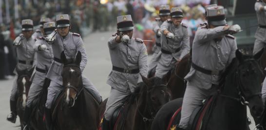 Desfile conmemorativo de la Revolución Mexicana por el 114 aniversario, encabezado por la presidenta de México, Claudia Sheinbaum.