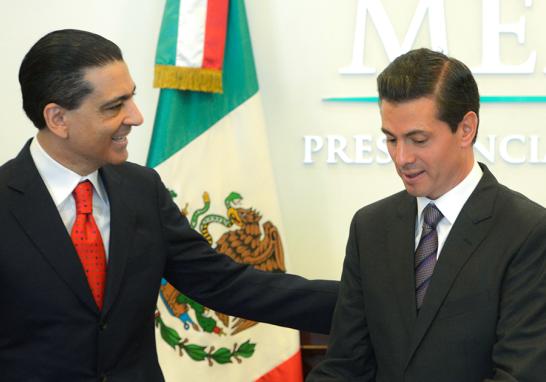 Jorge Nacer Gobera y Enrique Peña Nieto. Foto: Presidencia de la República