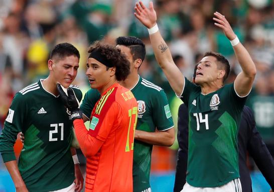 La selección de México clasificó a los octavos de final de la Copa Mundial Rusia de manera dramática gracias a que Corea del Sur venció 2-0 a Alemania, por lo que la derrota de hoy por 3-0 ante Suecia terminó con un sabor agridulce.