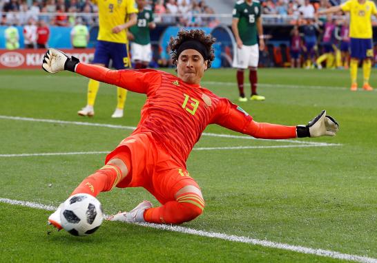 Suecia se sabía obligado al triunfo para seguir en el Mundial y sin contemplaciones se acercó desde los primeros instantes al arco defendido por Guillermo Ochoa.