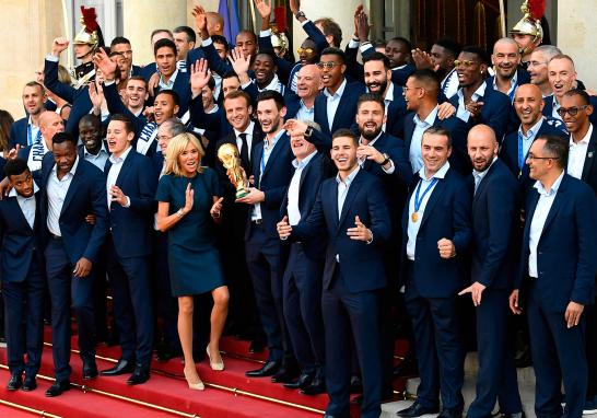 La selección de fútbol de Francia, recibirán la Legión de Honor, la más alta distinción francesa, que se les entregará en los próximos meses, anunció este lunes la presidencia.