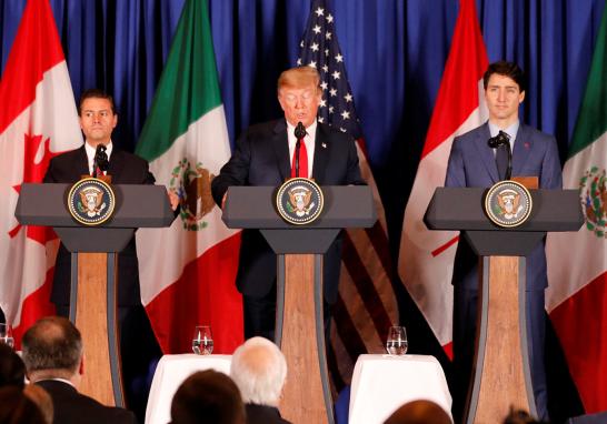 Los mandatarios Enrique Peña Nieto, Donald Trump y Justin Trudeau firmaron el Tratado entre México, Estados Unidos y Canadá (T-MEC) que sustituirá al TLCAN en el marco de la cumbre del G20 en Buenos Aires. Tras la firma de los mandatarios, el acuerdo debe ser ratificado por los congresos de los tres países para su entrada en vigor.