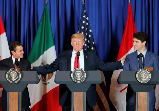 Los mandatarios Enrique Peña Nieto, Donald Trump y Justin Trudeau firmaron el Tratado entre México, Estados Unidos y Canadá (T-MEC) que sustituirá al TLCAN en el marco de la cumbre del G20 en Buenos Aires. Tras la firma de los mandatarios, el acuerdo debe ser ratificado por los congresos de los tres países para su entrada en vigor.