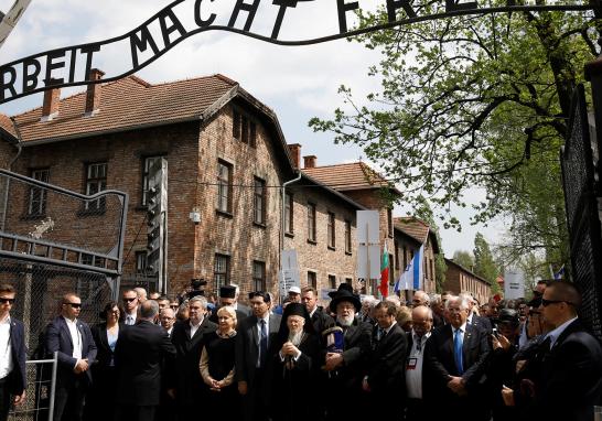 El pueblo de Israel y la comunidad judía en el mundo conmemoraron el Día del Recuerdo del Holocausto. Durante la Segunda Guerra Mundial las tropas de Adolfo Hitler y sus aliados aniquilaron a la tercera parte del pueblo judío, 6 millones de personas inocentes donde la cuarta parte eran niños. Te presentamos una selección de imágenes de la conmemoración.