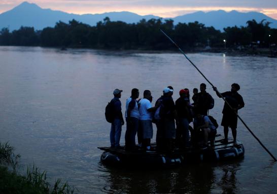 El gobierno mexicano tiene previsto enviar esta semana a 6,000 elementos de la Guardia Nacional a la frontera de México con Guatemala y Belice, afín de cumplir con una de las medidas acordadas con Estados Unidos para frenar la inmigración irregular hacia ese país. El trabajo de México en la contención de migrantes centroamericanos, particularmente en once municipios fronterizos, se evaluarán en 45 días, dijo el secretario de Relaciones Exteriores, Marcelo Ebrard, y si México logra reducir el número de migrantes que entran al país, se demostrará que los pasos tomados por el gobierno mexicano han funcionado.