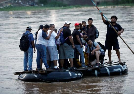 El gobierno mexicano tiene previsto enviar esta semana a 6,000 elementos de la Guardia Nacional a la frontera de México con Guatemala y Belice, afín de cumplir con una de las medidas acordadas con Estados Unidos para frenar la inmigración irregular hacia ese país. El trabajo de México en la contención de migrantes centroamericanos, particularmente en once municipios fronterizos, se evaluarán en 45 días, dijo el secretario de Relaciones Exteriores, Marcelo Ebrard, y si México logra reducir el número de migrantes que entran al país, se demostrará que los pasos tomados por el gobierno mexicano han funcionado.