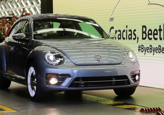 Reiche dijo que dados los vínculos del modelo con México, los últimos 65 modelos del "Beetle Final Edition" serán vendidos en México sólo por internet a un precio de 21 mil dólares para el modelo de base y podrán ser apartados previo pago de unos mil dólares.