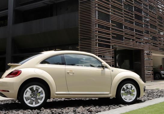 "Para nosotros este es tema simbólico", dijo Reiche durante el evento en el que el modelo fue despedido con mariachis. El Beetle y la versión Beetle Cabriolet, sumaron 3,542 unidades a la producción de la marca alemana en junio.