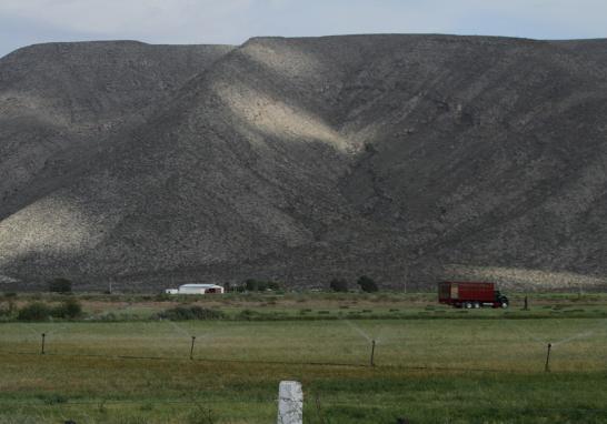 Arturo Contreras detalla que el agua de Cuatro Ciénegas es explotada por seis canales que conducen el líquido fuera del valle: los dos principales son Saca Salda y la Tecla.