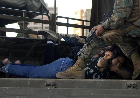 El gobierno chileno decretó la noche del martes un nuevo toque de queda en diferentes ciudades de Chile, el cuarto consecutivo, incluida la capital, las ciudades de Valparaíso y Concepción, para garantizar la seguridad y evitar más disturbios.