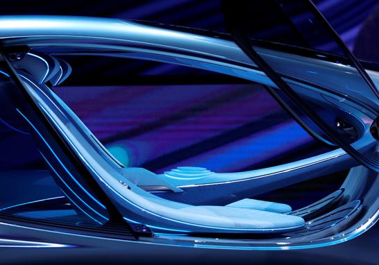 Una vista de la cabina del auto concepto Mercedes-Benz Vision AVTR. FOTO: REUTERS