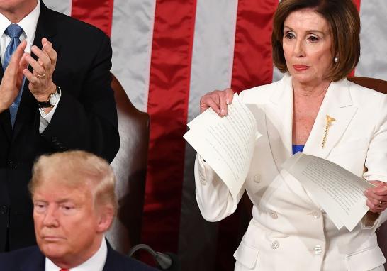 A pesar de no haber hablado con Trump desde su última reunión, Pelosi parecía sorprendida y evitó citar el acostumbrado "alto privilegio y honor distintivo" que suele acompañar a la presentación del presidente al Congreso. "Miembros del Congreso, el presidente de Estados Unidos" fue todo lo que dijo al presentar al mandatario republicano.