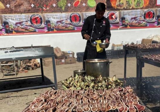 Durante el fin de semana, la carne, la paella y el aguachile se apoderaron de la ciudad fronteriza. Foto EE: Vicente Gutiérrez