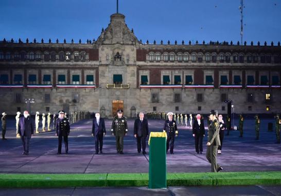 Fotos: Gobierno de México y Reuters.