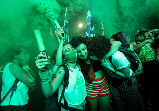 Protests as senate debates abortion bill in Buenos Aires