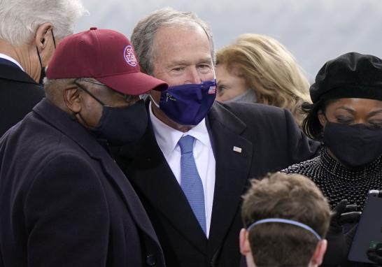 El expresidente George W. Bush estuvo entre los invitados de honor en el Capitolio para presenciar el cambio de mando. Foto: Reuters