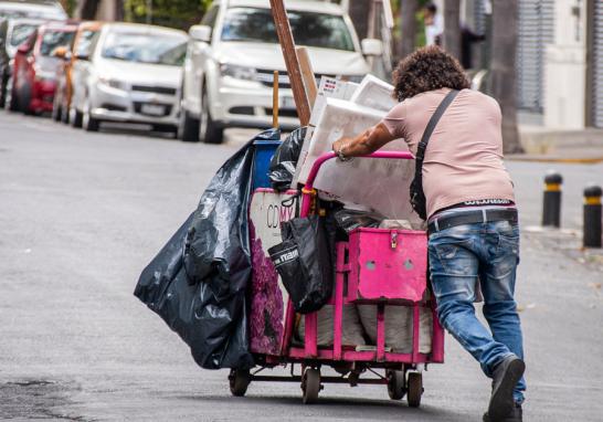 Los trabajadores del sistema de limpia de la CDMX están completamente expuestos al contagio. Foto EE: Cortesía Alan Amper