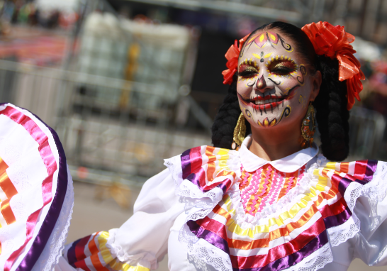 Más de mil participantes conformaron el desfile. Foto EE: Eric Lugo