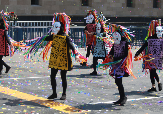 El desfile de este año fue de un kilómetro de longitud. Foto EE: Eric Lugo